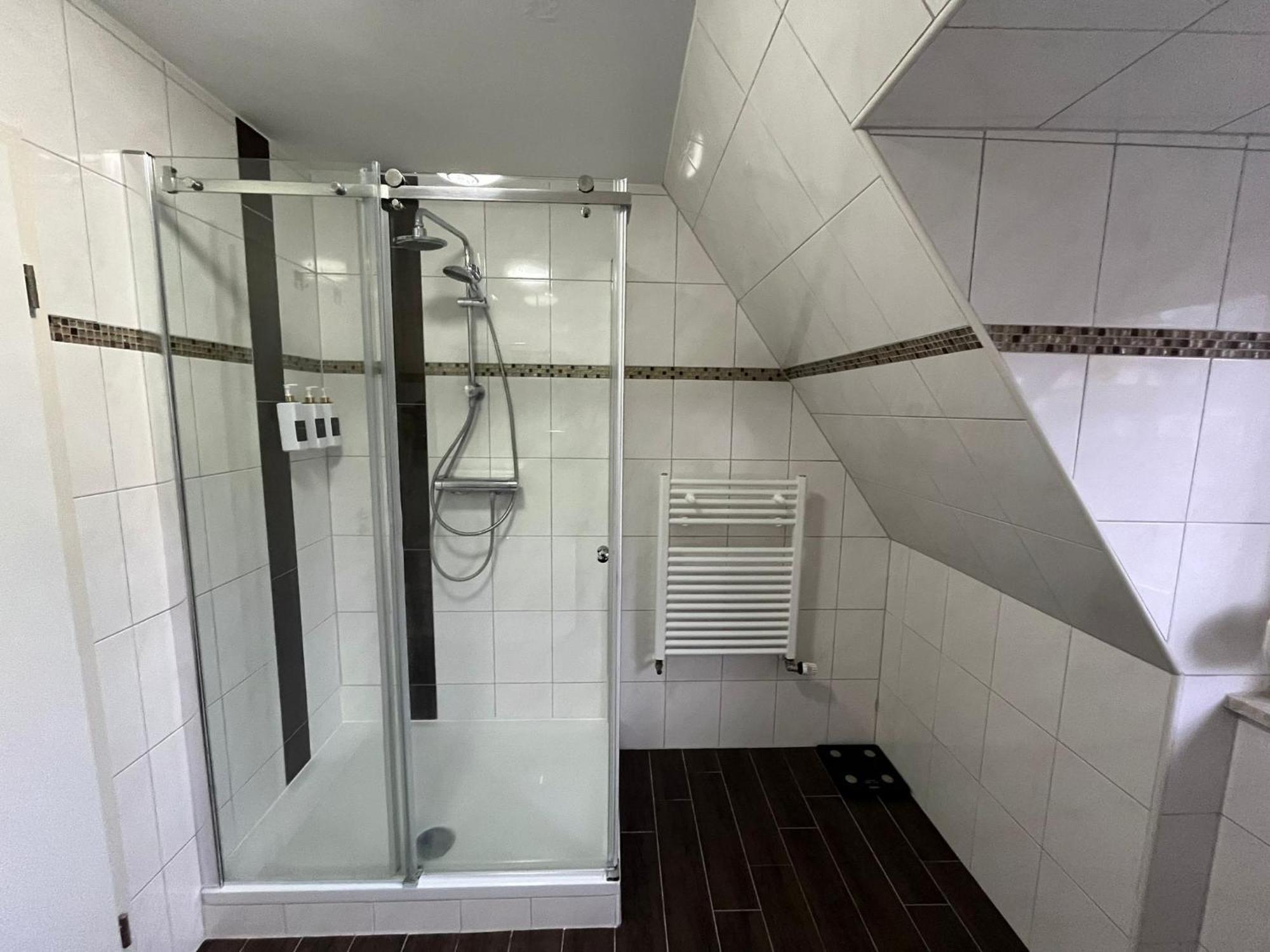 Schickes 110Qm Ferienhaus In Naehe Vw, Messe,Dez Und Orangerie Kassel Luaran gambar