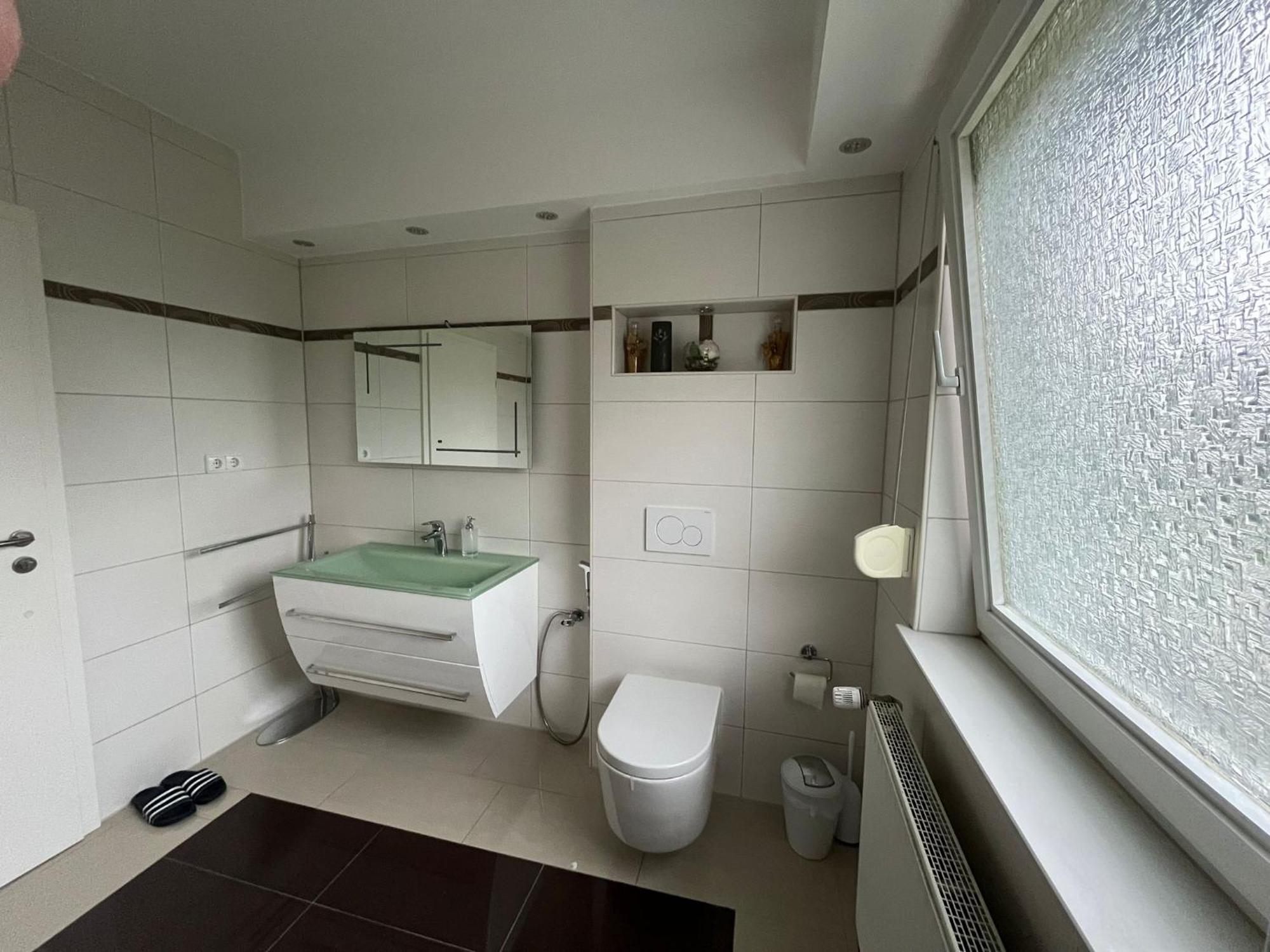 Schickes 110Qm Ferienhaus In Naehe Vw, Messe,Dez Und Orangerie Kassel Luaran gambar