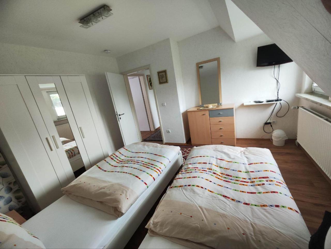 Schickes 110Qm Ferienhaus In Naehe Vw, Messe,Dez Und Orangerie Kassel Luaran gambar
